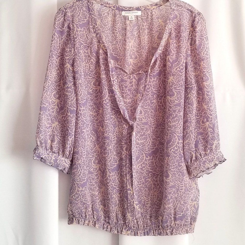 Banana Republic Sheer Violet Print Top 3/4 Sleeves and Banded Bottom Size Medium